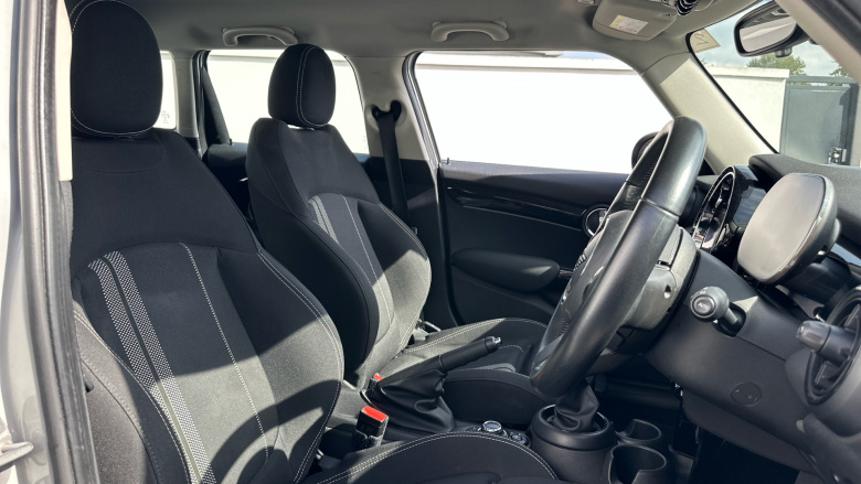 MINI Hatchback 2.0 Cooper S Classic 5dr Auto Petrol Hatchback